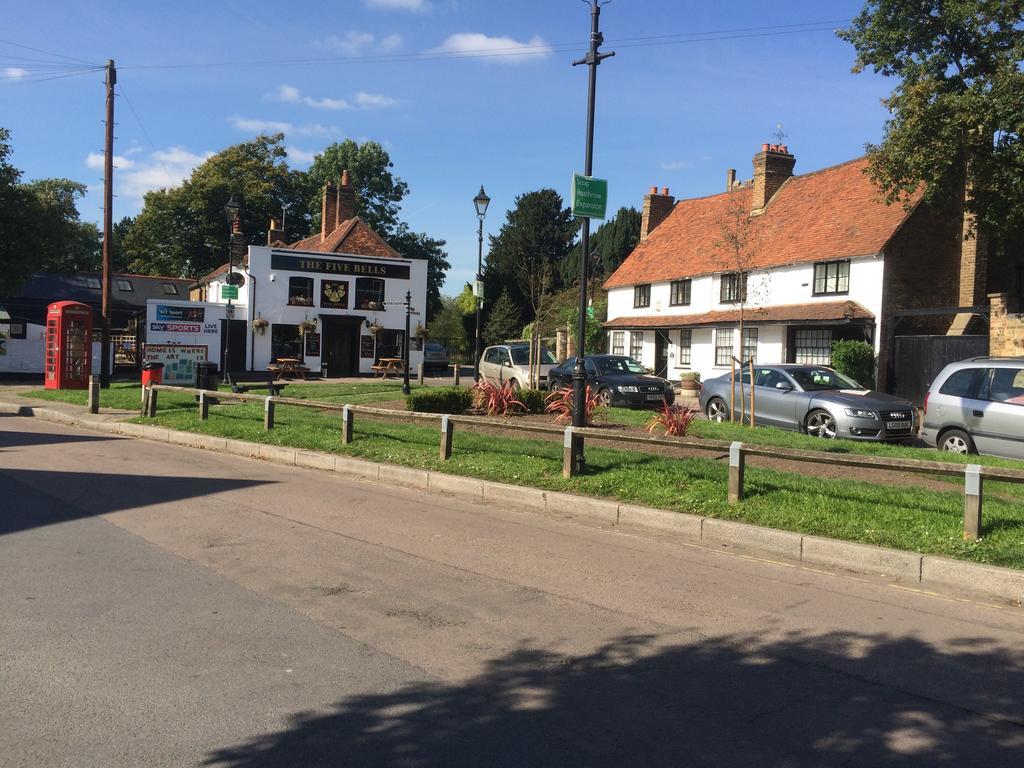 Harmondsworth Hall Guest House West Drayton  Luaran gambar