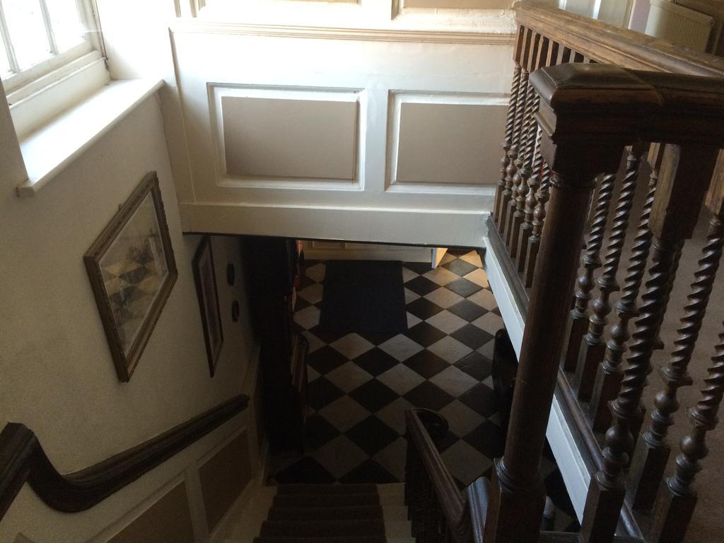 Harmondsworth Hall Guest House West Drayton  Bilik gambar