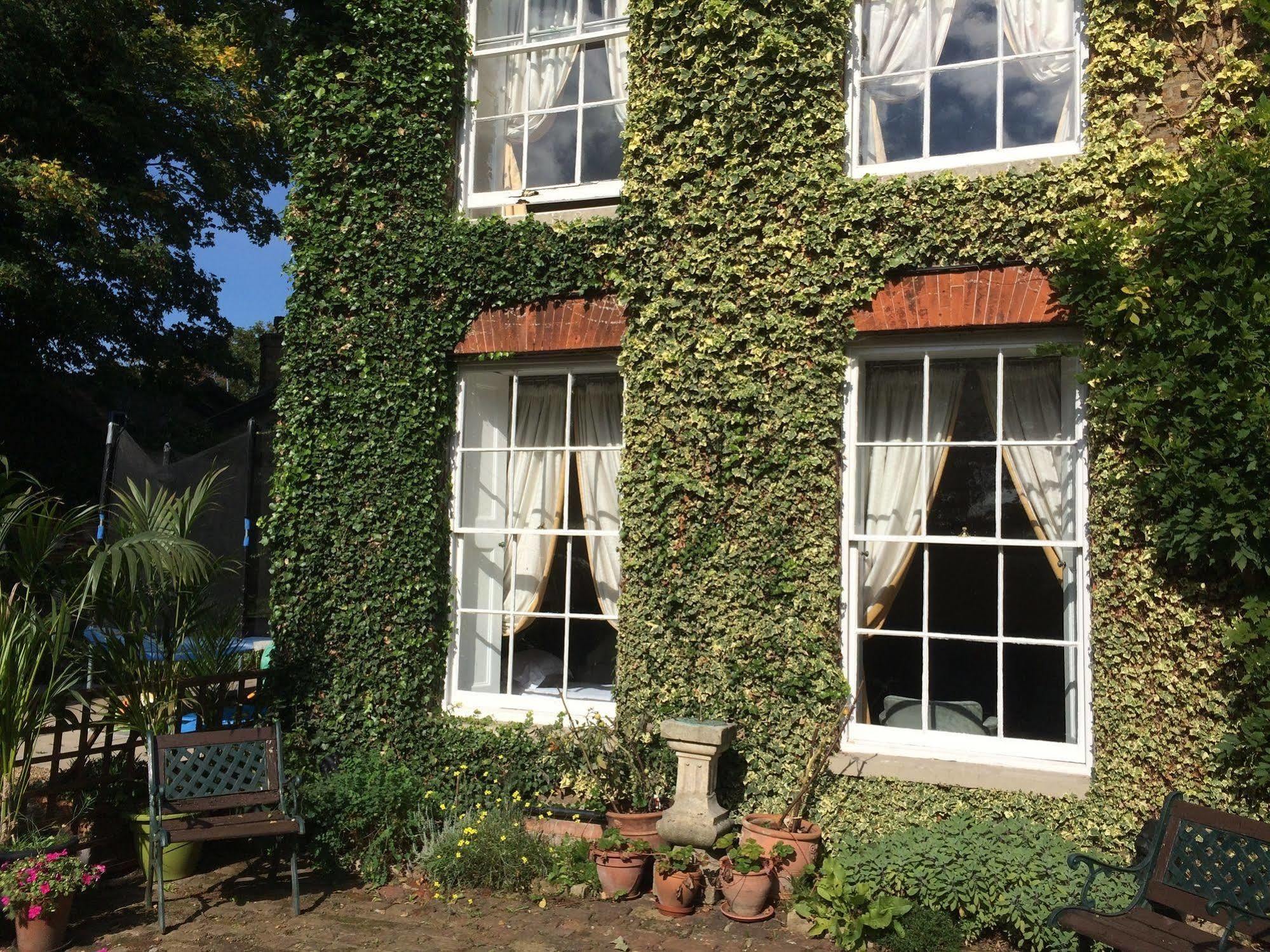 Harmondsworth Hall Guest House West Drayton  Luaran gambar