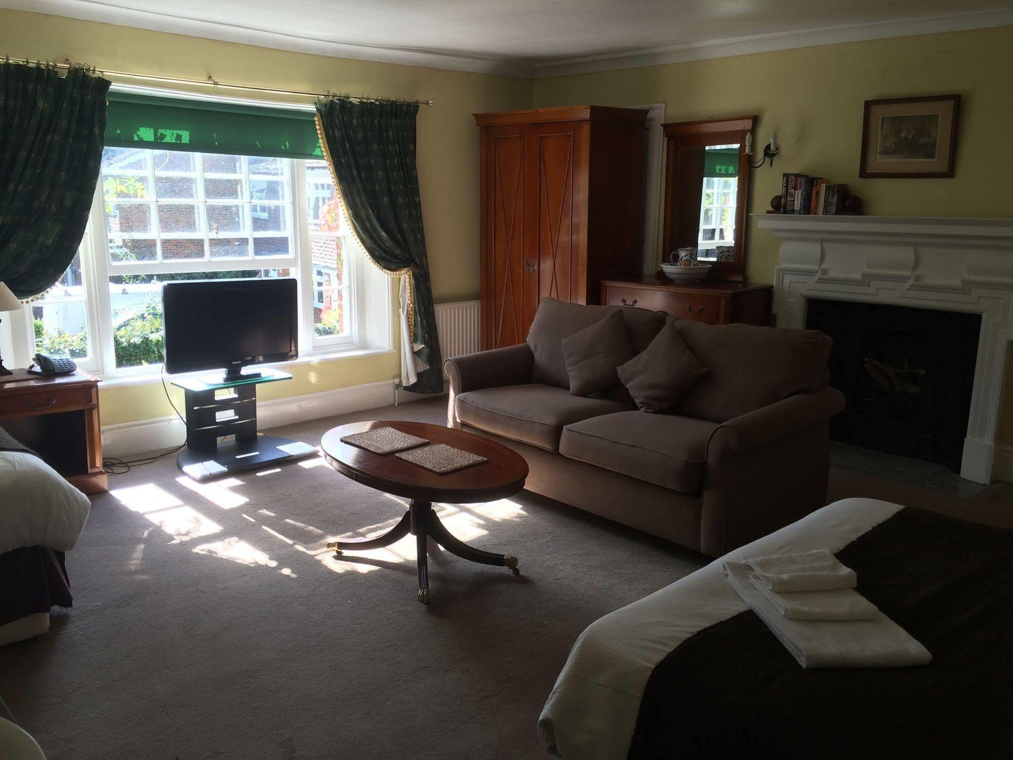 Harmondsworth Hall Guest House West Drayton  Luaran gambar